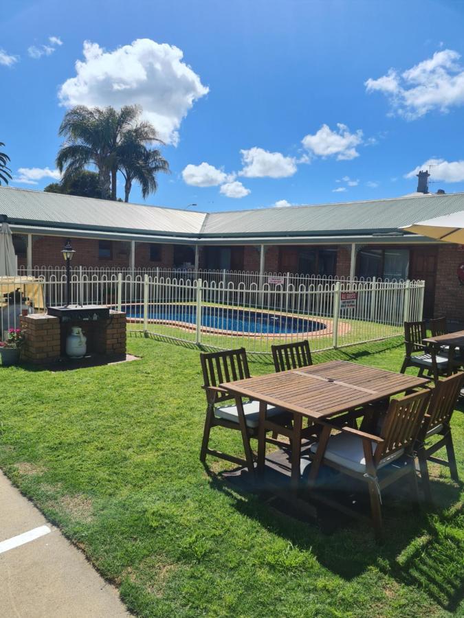 Regency Court Motel Cobram Eksteriør billede