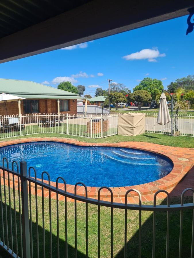 Regency Court Motel Cobram Eksteriør billede