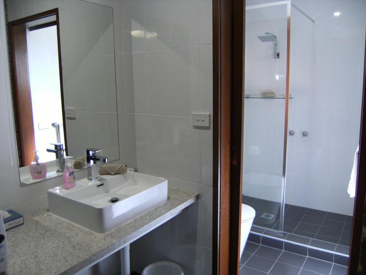 Regency Court Motel Cobram Eksteriør billede